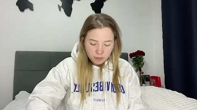 Embersweetbunny online show from 02/12/25, 09:54