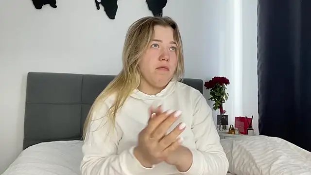 Embersweetbunny online show from 02/16/25, 11:49