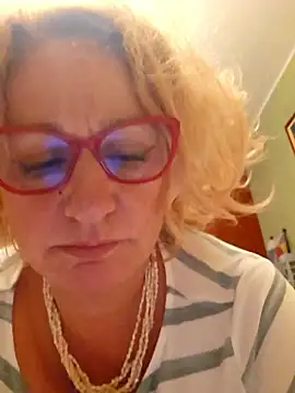Snapshot of VirginiaNurse chatting on 05/15/26, 08:49 VirginiaNurse online show from 05/15/26, 08:49