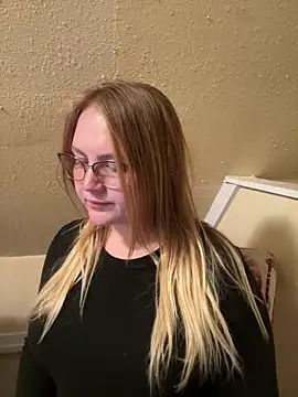 Snapshot of PhatAssBlond chatting on 02/02/25, 10:39 PhatAssBlond online show from 02/02/25, 10:39