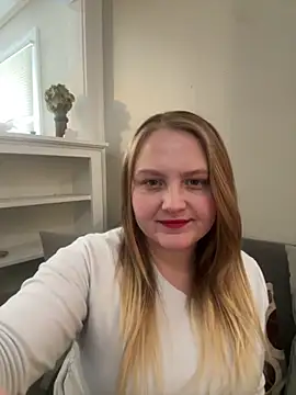 Snapshot of PhatAssBlond chatting on 02/07/25, 09:48 PhatAssBlond online show from 02/07/25, 09:48