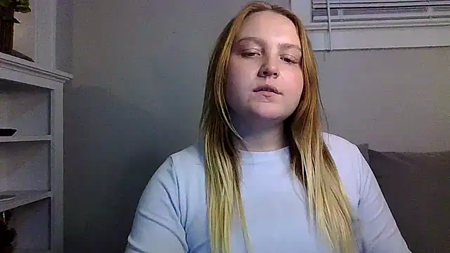 Snapshot of PhatAssBlond chatting on 02/15/25, 11:47 PhatAssBlond online show from 02/15/25, 11:47