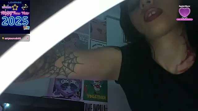 Snapshot of yourrosenrot chatting on 12/15/25, 03:33 yourrosenrot online show from 12/15/25, 03:33