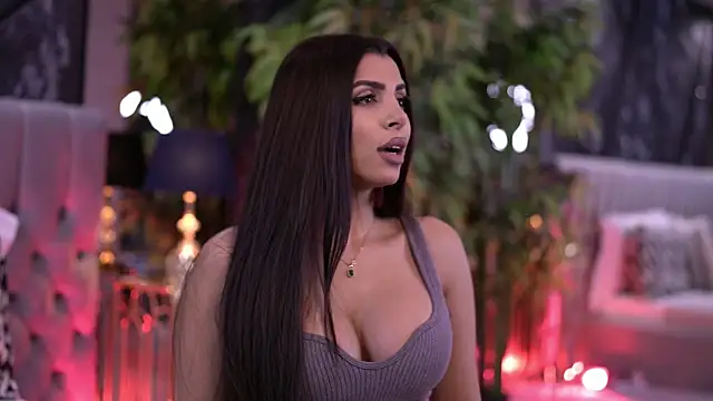 NicoleCellini online show from 12/22/25, 05:32