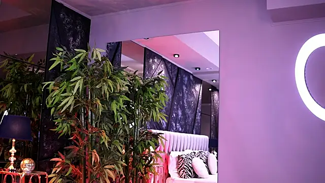 NicoleCellini online show from 01/06/26, 07:50