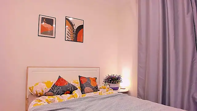 Snapshot of Melanie_Angel chatting on 02/08/25, 05:50 Melanie Angel online show from 02/08/25, 05:50