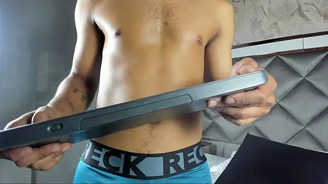 Snapshot of yayi_derek chatting on 01/19/25, 11:34 yayi derek online show from 01/19/25, 11:34