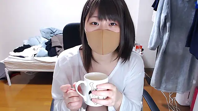 Snapshot of izumi__123 chatting on 05/23/26, 04:33 izumi 123 online show from 05/23/26, 04:33