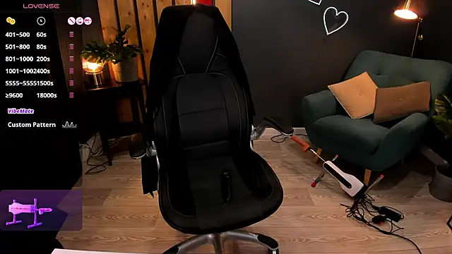 Snapshot of Kristy_Rayyy chatting on 10/12/25, 04:11 Kristy Rayyy online show from 10/12/25, 04:11