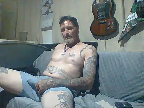 Snapshot of 2Hot2gether69 chatting on 10/20/25, 06:25 2Hot2gether69 online show from 10/20/25, 06:25
