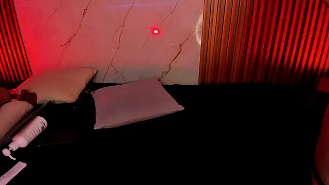 Emiilycollins online show from 01/12/25, 10:33