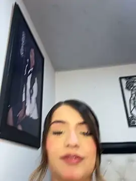 Amelia Honney  online show from 11/12/25, 09:14