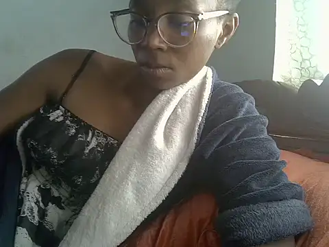 ElianeHot online show from 04/23/26, 11:31