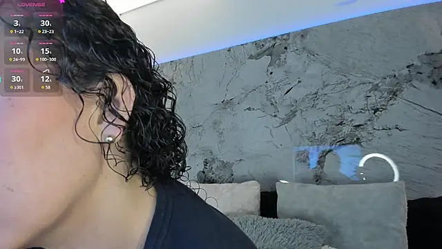 LIZ HOLMES online show from 10/28/25, 10:30