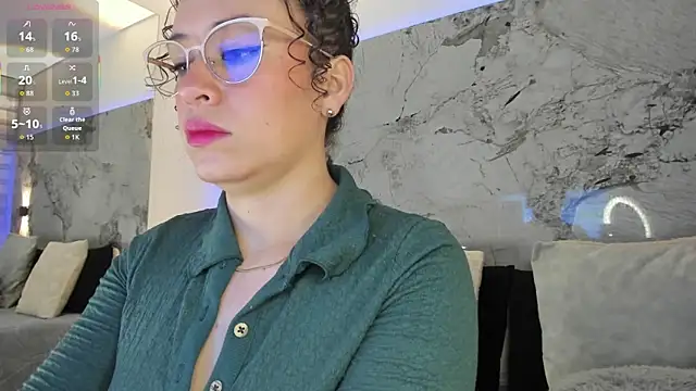 LIZ HOLMES online show from 12/20/25, 10:55