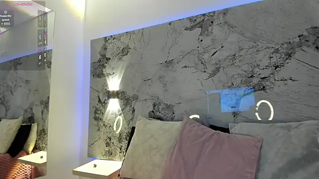 LIZ HOLMES online show from 02/23/26, 11:18