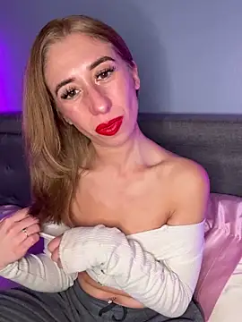 Snapshot of petitebarbiexxx chatting on 12/14/24, 03:51 petitebarbiexxx online show from 12/14/24, 03:51