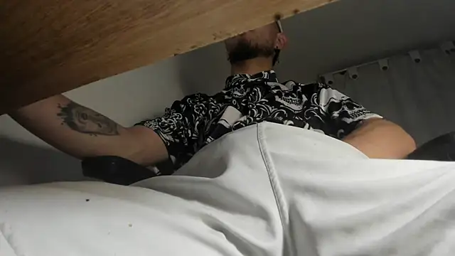 s sven03 online show from 02/21/25, 04:18