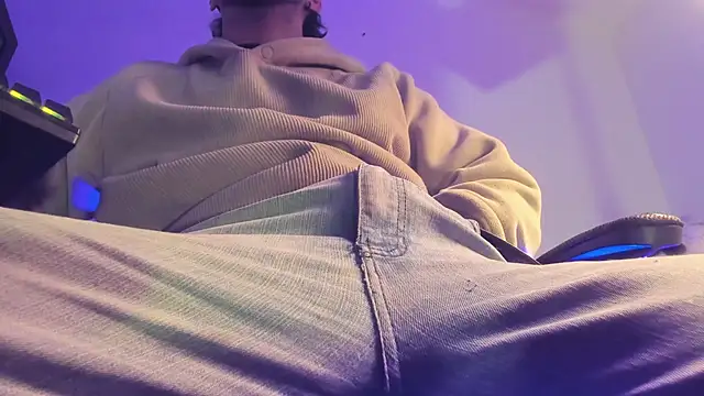 s sven03 online show from 12/04/25, 04:55