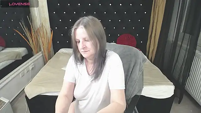 Lilly hott online show from 03/10/25, 06:56