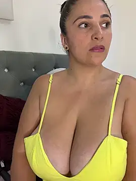 Snapshot of Taylortits chatting on 01/23/25, 01:51 Taylortits online show from 01/23/25, 01:51