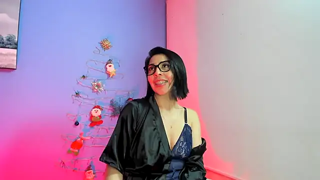 Snapshot of AdelleLennox_cg chatting on 12/14/24, 05:51 AdelleLennox cg online show from 12/14/24, 05:51