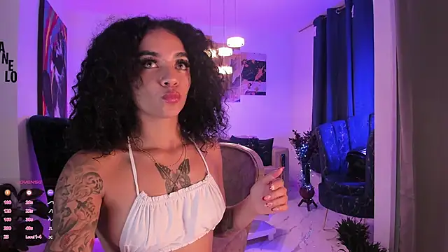 Snapshot of pretty_pettite chatting on 12/10/24, 03:20 pretty pettite online show from 12/10/24, 03:20