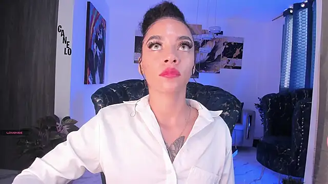 Snapshot of pretty_pettite chatting on 12/11/24, 09:45 pretty pettite online show from 12/11/24, 09:45