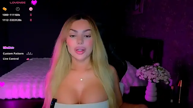 babyleilaa online show from 04/19/26, 08:44