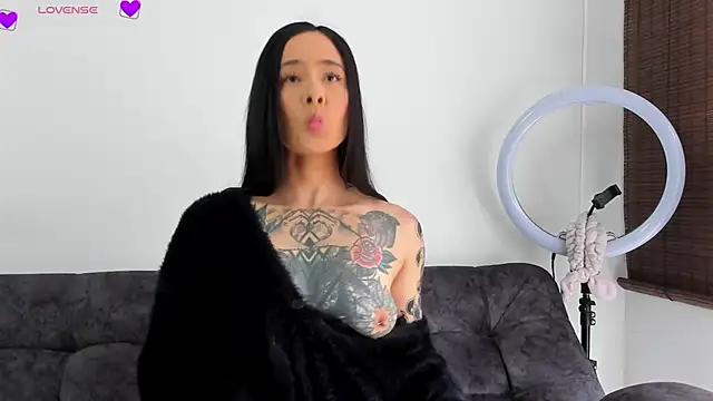 VeronicaTonu online show from 10/15/25, 02:28