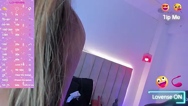 LiaaGenner online show from 03/18/25, 09:43