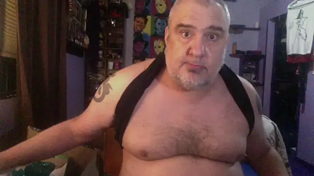 Snapshot of PerveyUncle chatting on 02/07/26, 08:18 PerveyUncle online show from 02/07/26, 08:18