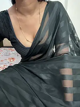 Snapshot of AASHI66 chatting on 02/02/25, 04:43 AASHI66 online show from 02/02/25, 04:43