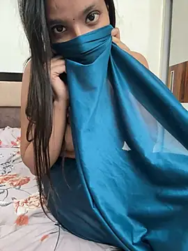 Snapshot of AASHI66 chatting on 02/04/25, 09:20 AASHI66 online show from 02/04/25, 09:20