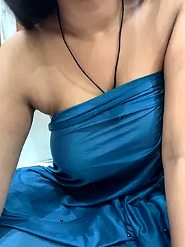 Snapshot of AASHI66 chatting on 09/22/25, 06:32 AASHI66 online show from 09/22/25, 06:32