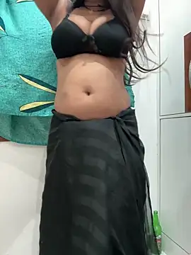 Snapshot of AASHI66 chatting on 10/23/25, 06:39 AASHI66 online show from 10/23/25, 06:39