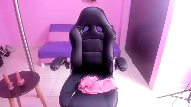 mature dirty squirt online show from 04/21/26, 07:17