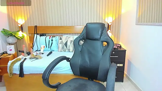 Snapshot of luciana_ballesteros_ chatting on 02/24/25, 03:31 luciana ballesteros online show from 02/24/25, 03:31