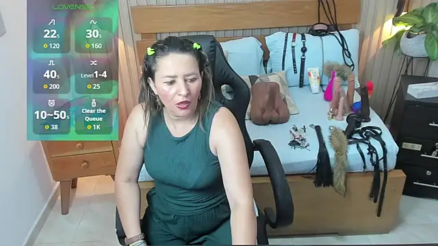 Snapshot of luciana_ballesteros_ chatting on 10/08/25, 12:36 luciana ballesteros online show from 10/08/25, 12:36