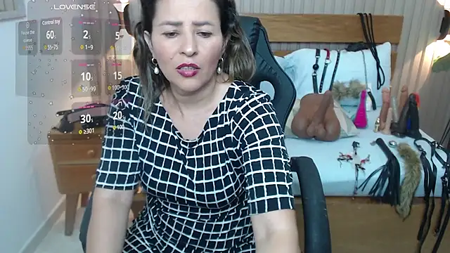 Snapshot of luciana_ballesteros_ chatting on 11/10/25, 12:26 luciana ballesteros online show from 11/10/25, 12:26