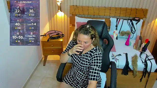 Snapshot of luciana_ballesteros_ chatting on 12/15/25, 12:31 luciana ballesteros online show from 12/15/25, 12:31