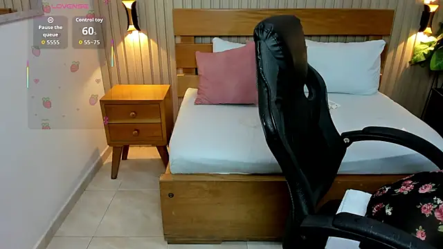 Snapshot of luciana_ballesteros_ chatting on 01/10/26, 12:07 luciana ballesteros online show from 01/10/26, 12:07