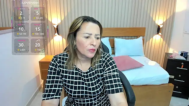 Snapshot of luciana_ballesteros_ chatting on 02/19/26, 12:34 luciana ballesteros online show from 02/19/26, 12:34