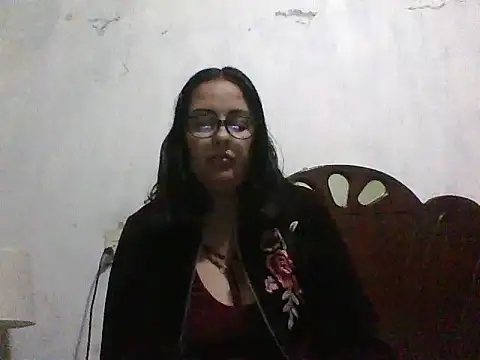 Samanthat33 online show from 12/29/24, 01:02