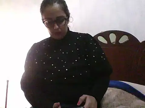 Samanthat33 online show from 01/05/25, 02:17