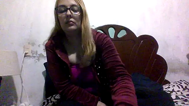 Samanthat33 online show from 09/23/25, 06:05