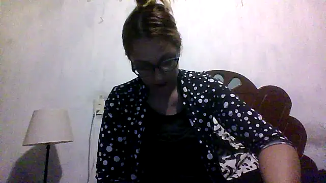 Samanthat33 online show from 11/13/25, 10:08