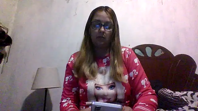 Samanthat33 online show from 11/15/25, 10:04