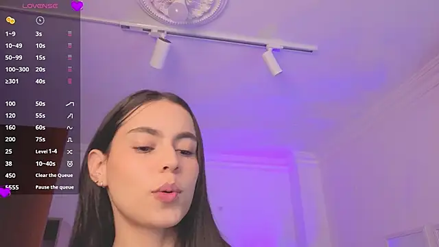 Aleejaa   online show from 04/05/26, 11:29