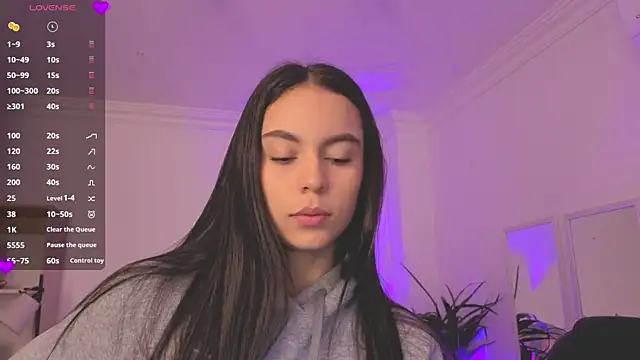 Snapshot of Aleejaa__ chatting on 06/17/26, 11:01 Aleejaa online show from 06/17/26, 11:01